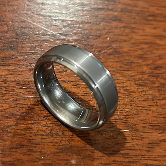 Tungsten Carbide Men’s Ring. Size 10 - Picture 12 of 12